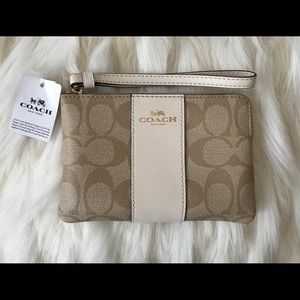 Coach👜CORNER ZIP WRISTLET